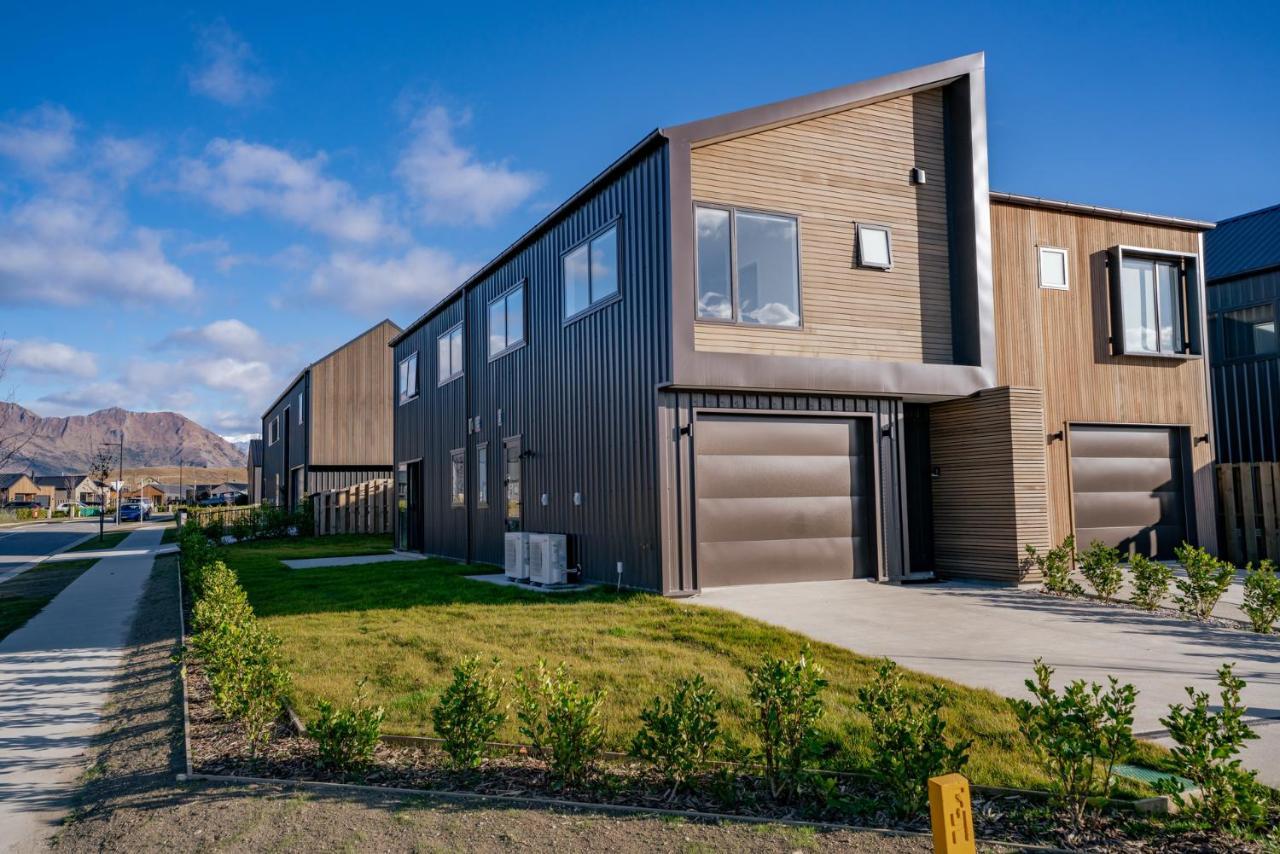 Wanaka Wonder - Wanaka Holiday Home Exterior photo
